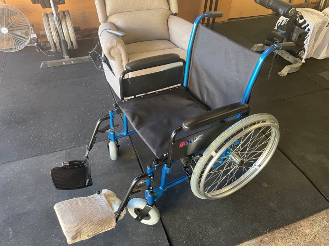 Merits Manual Wheelchair