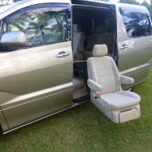 2008 Toyota Alphard with 2nd row Elect Row Turnout Seat