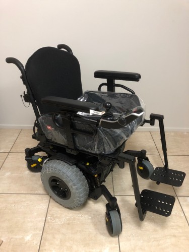 NEVER USED Quantum Q6 Edge Powered W’Chair